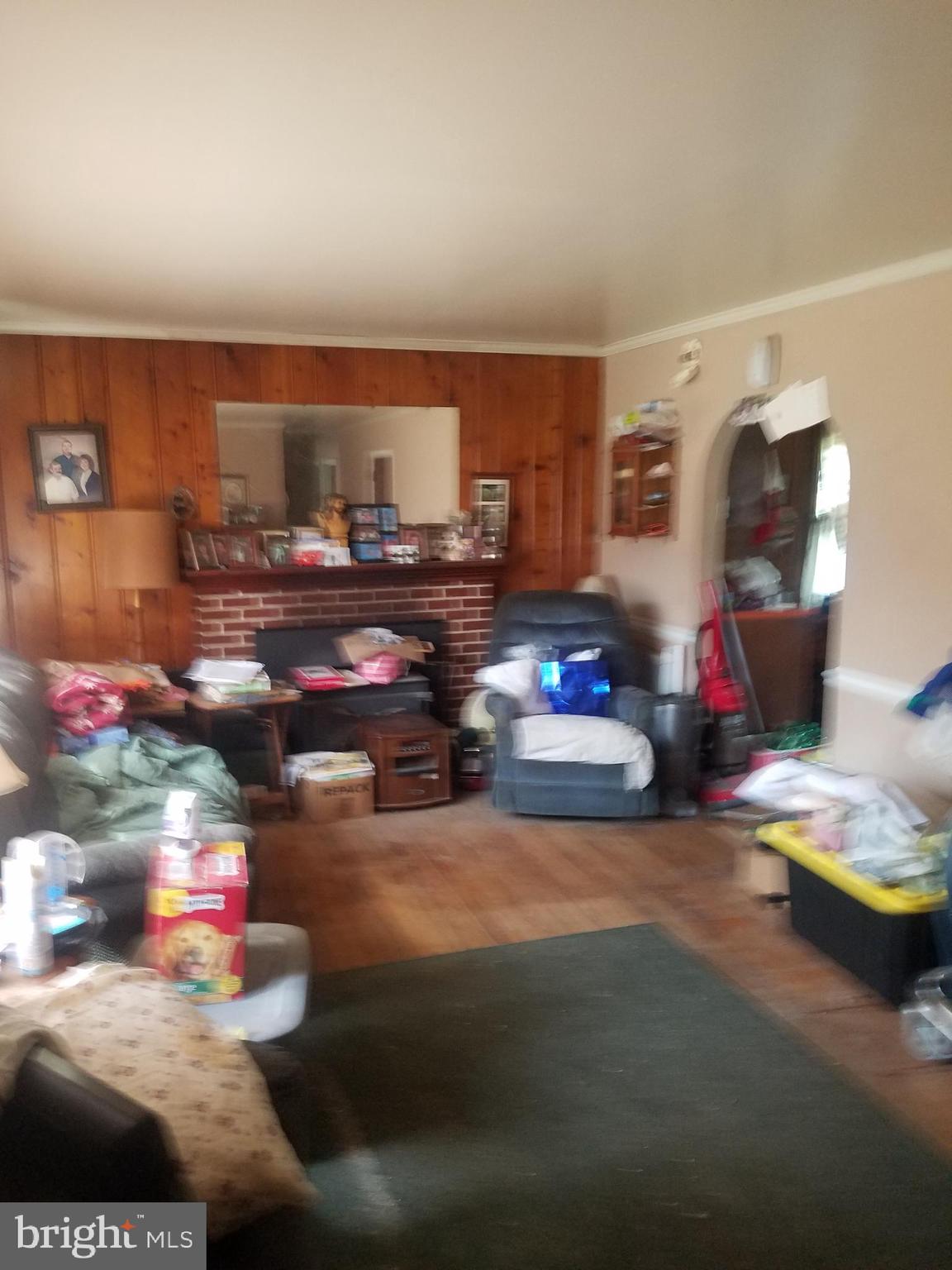 2996 Old County Road Newark, DE 19702 - Photo 12 of 16 Living Room