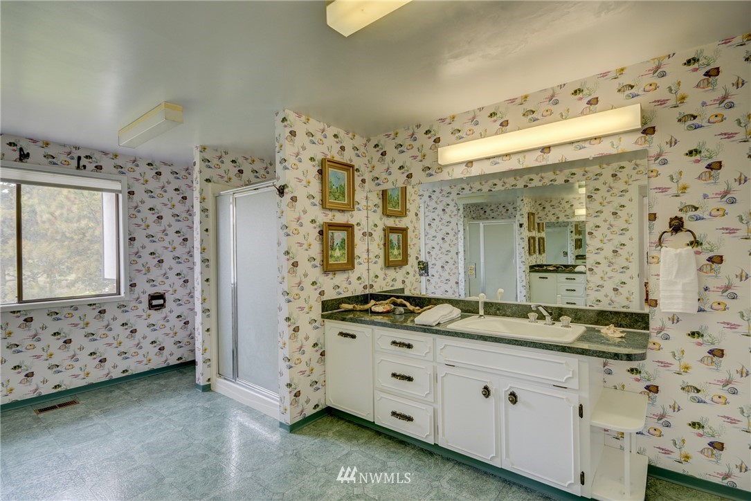 2057 West Beach Road Oak Harbor, WA 98277 - Photo 24 of 25 Gallery Image 24