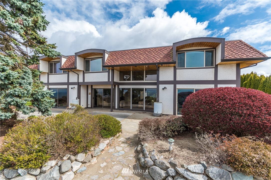 2057 West Beach Road Oak Harbor, WA 98277 - Photo 4 of 25 Gallery Image 4