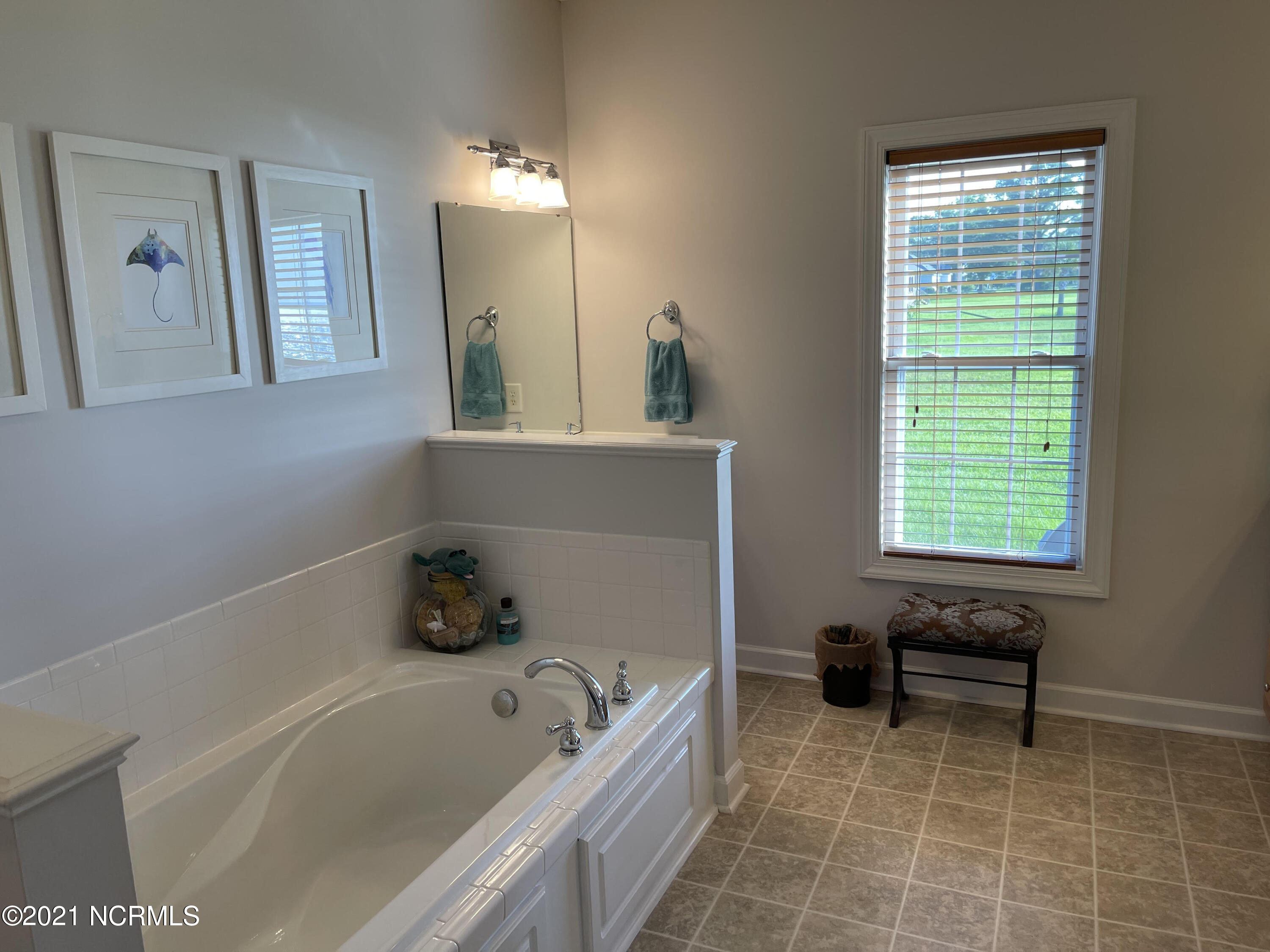 106 Moores Farm Road Havelock, NC 28532 - Photo 20 of 35 master bath