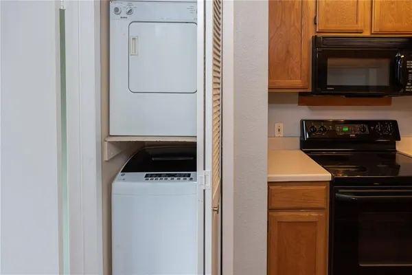 $2,000 | 3115 Helms Street, Unit 116, Austin, TX 78705