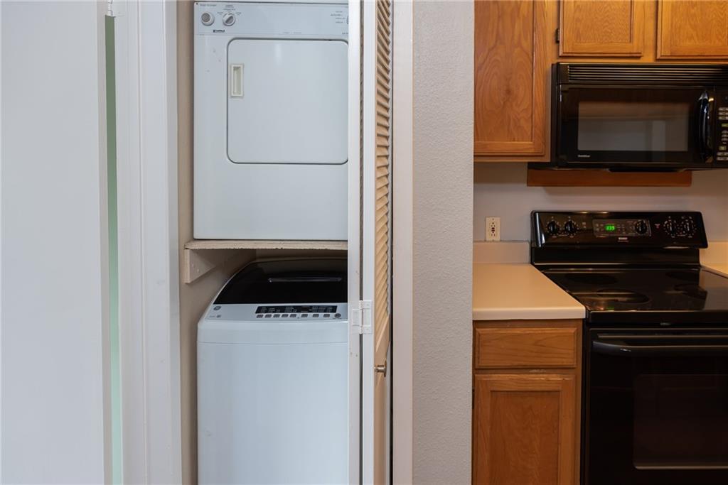3115 Helms Street, Unit 116 Austin, TX 78705 - Photo 7 of 12 Washer/Dryer