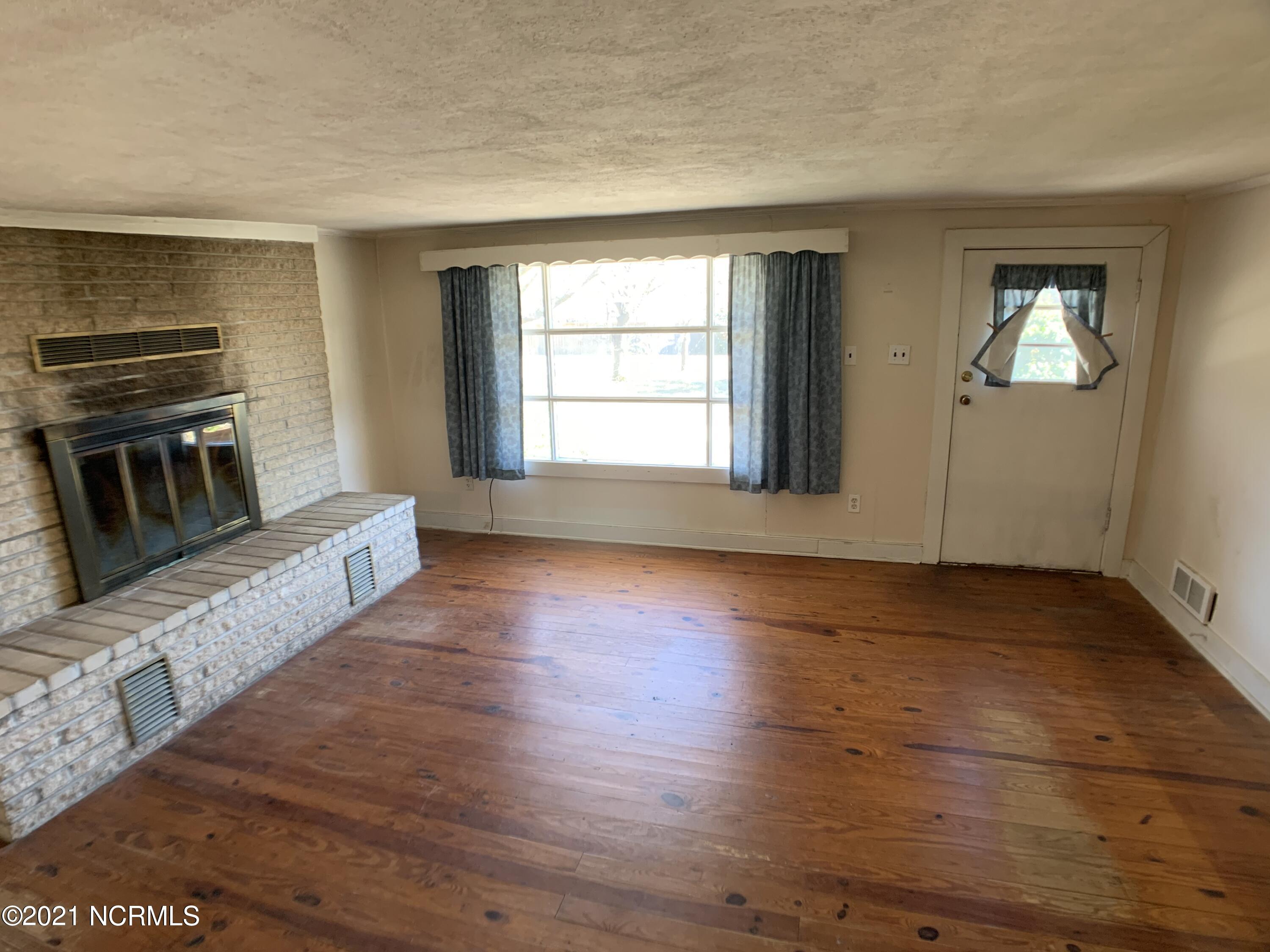 7518 Myrtle Grove Road Wilmington, NC 28409 - Photo 8 of 29 IMG_3131