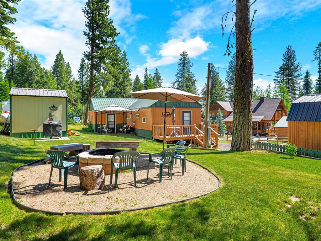 497 Micki Road Cascade, ID 83611 - Photo 13 of 21 Back Porch