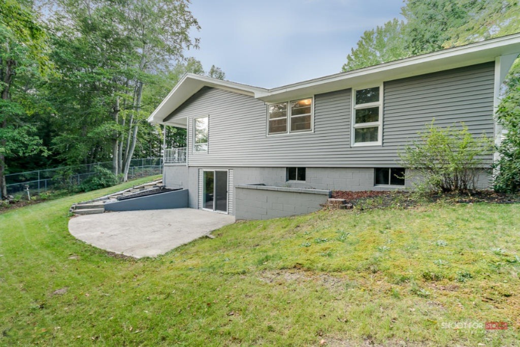 5045 Martin Road Muskegon, MI 49441 - Photo 3 of 42 5045MartinRd003 LoRes