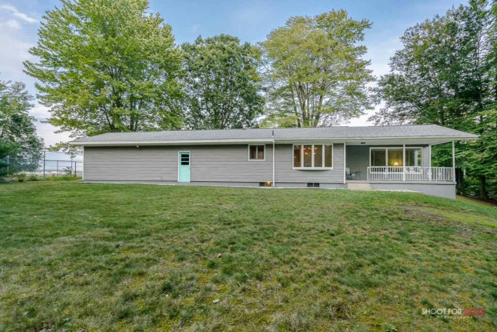 5045 Martin Road Muskegon, MI 49441 - Photo 4 of 42 5045MartinRd004 LoRes