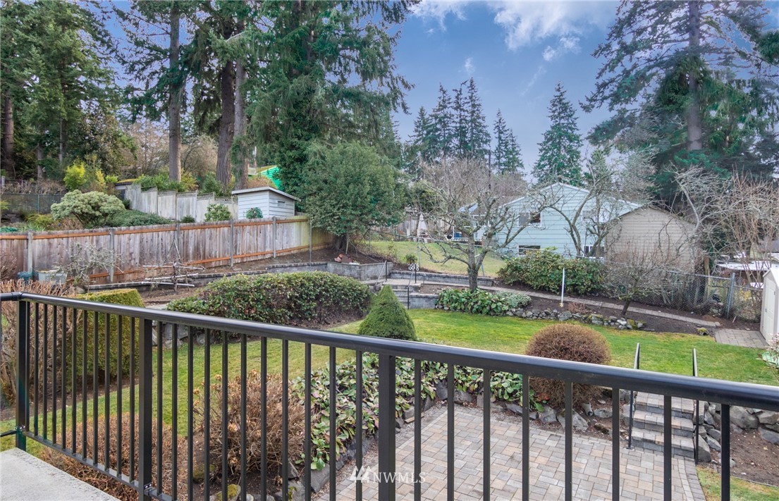 9316 216th Street Southwest Edmonds, WA 98020 - Photo 11 of 25 Gallery Image 11