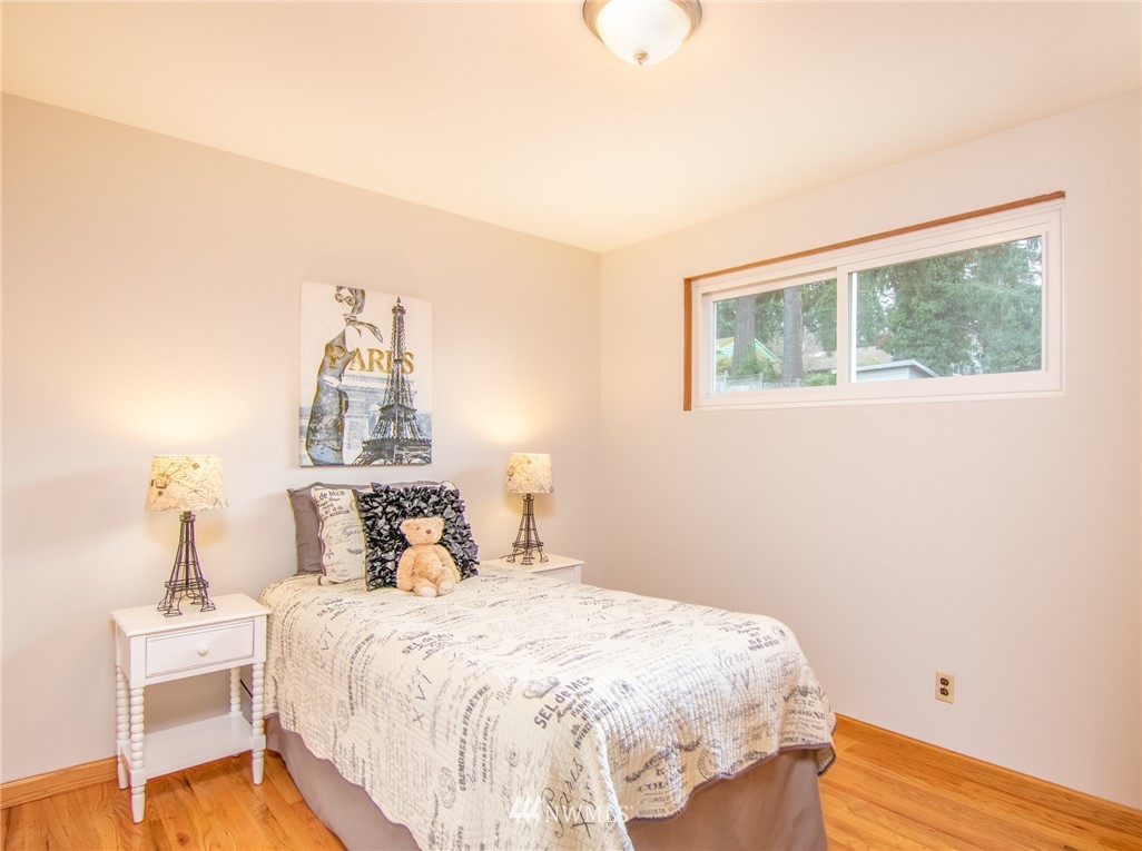 9316 216th Street Southwest Edmonds, WA 98020 - Photo 14 of 25 Gallery Image 14
