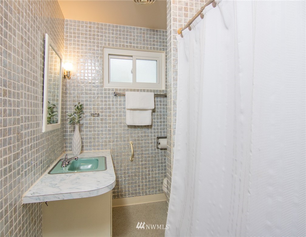 9316 216th Street Southwest Edmonds, WA 98020 - Photo 15 of 25 Gallery Image 15
