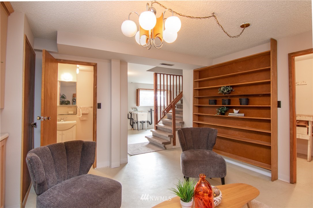 9316 216th Street Southwest Edmonds, WA 98020 - Photo 16 of 25 Gallery Image 16