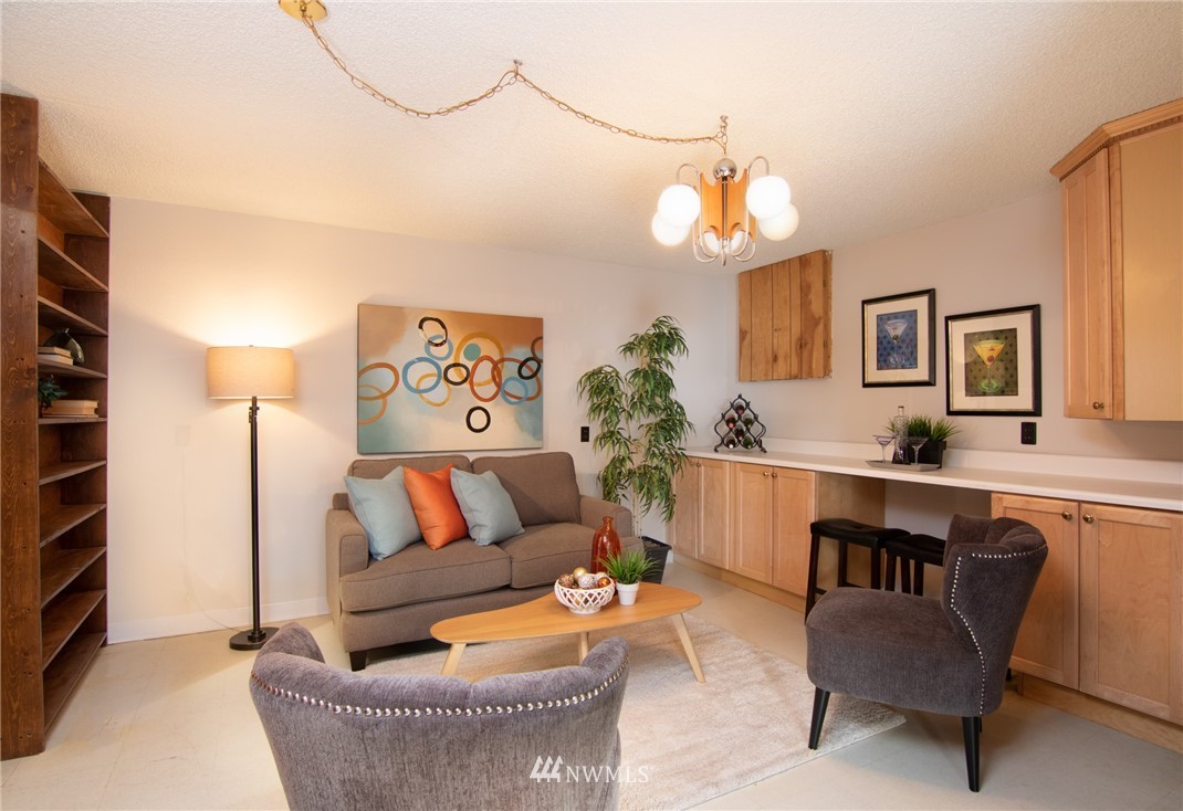 9316 216th Street Southwest Edmonds, WA 98020 - Photo 17 of 25 Gallery Image 17