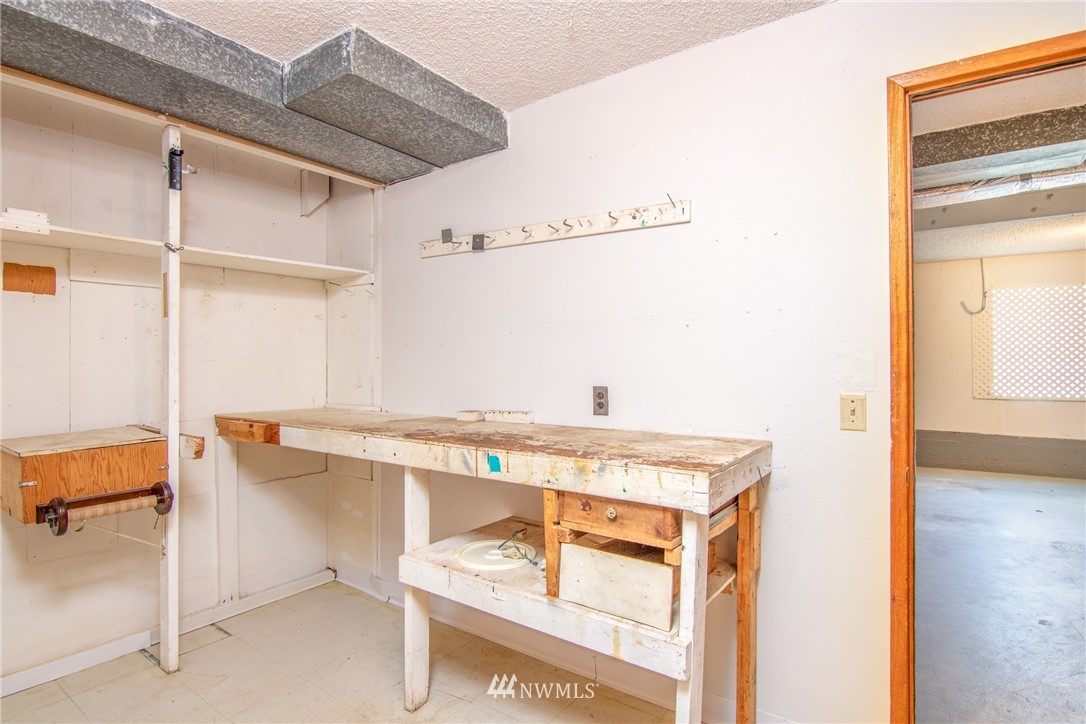 9316 216th Street Southwest Edmonds, WA 98020 - Photo 21 of 25 Gallery Image 21