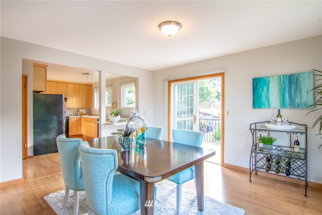 9316 216th Street Southwest Edmonds, WA 98020 - Photo 9 of 25 Gallery Image 9