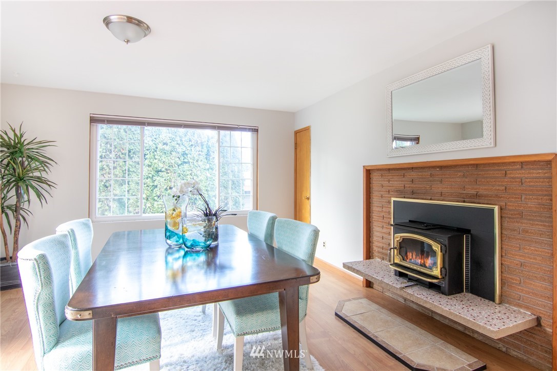 9316 216th Street Southwest Edmonds, WA 98020 - Photo 10 of 25 Gallery Image 10