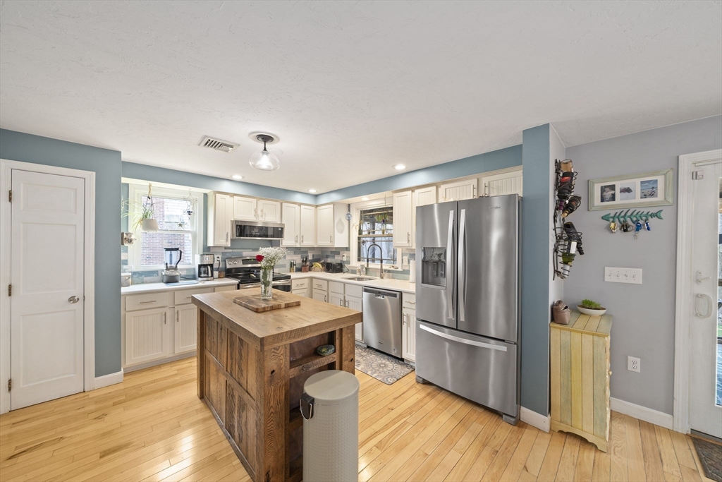 17 Eden Road Marshfield, MA 02050 - Photo 4 of 42