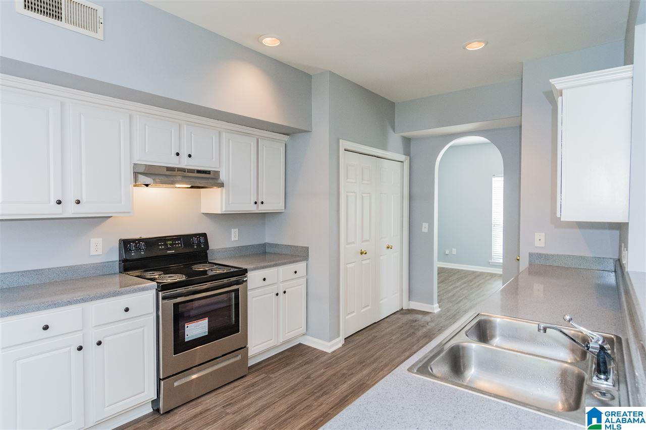 431 Cambrian Ridge Trail Pelham, AL 35124 - Photo 7 of 31