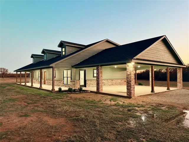 $575,000 | 175 Flint Lane, Chico, TX 76431