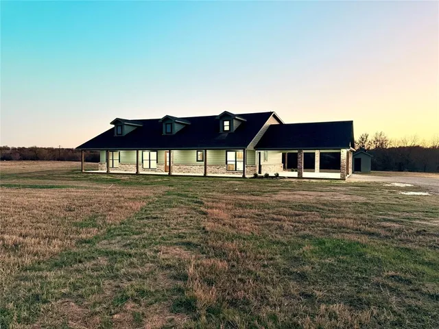 $575,000 | 175 Flint Lane, Chico, TX 76431