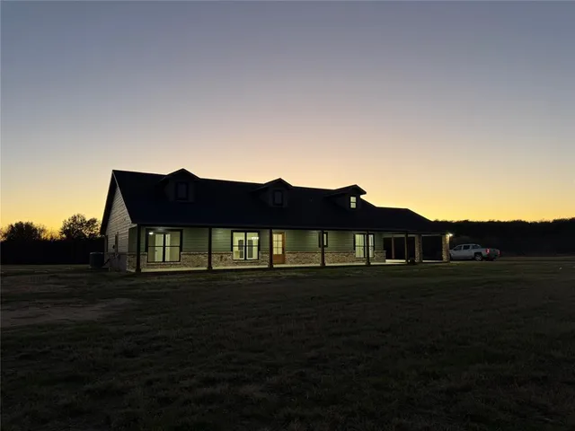 $575,000 | 175 Flint Lane, Chico, TX 76431