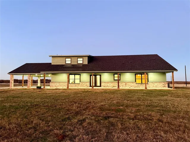 $575,000 | 175 Flint Lane, Chico, TX 76431