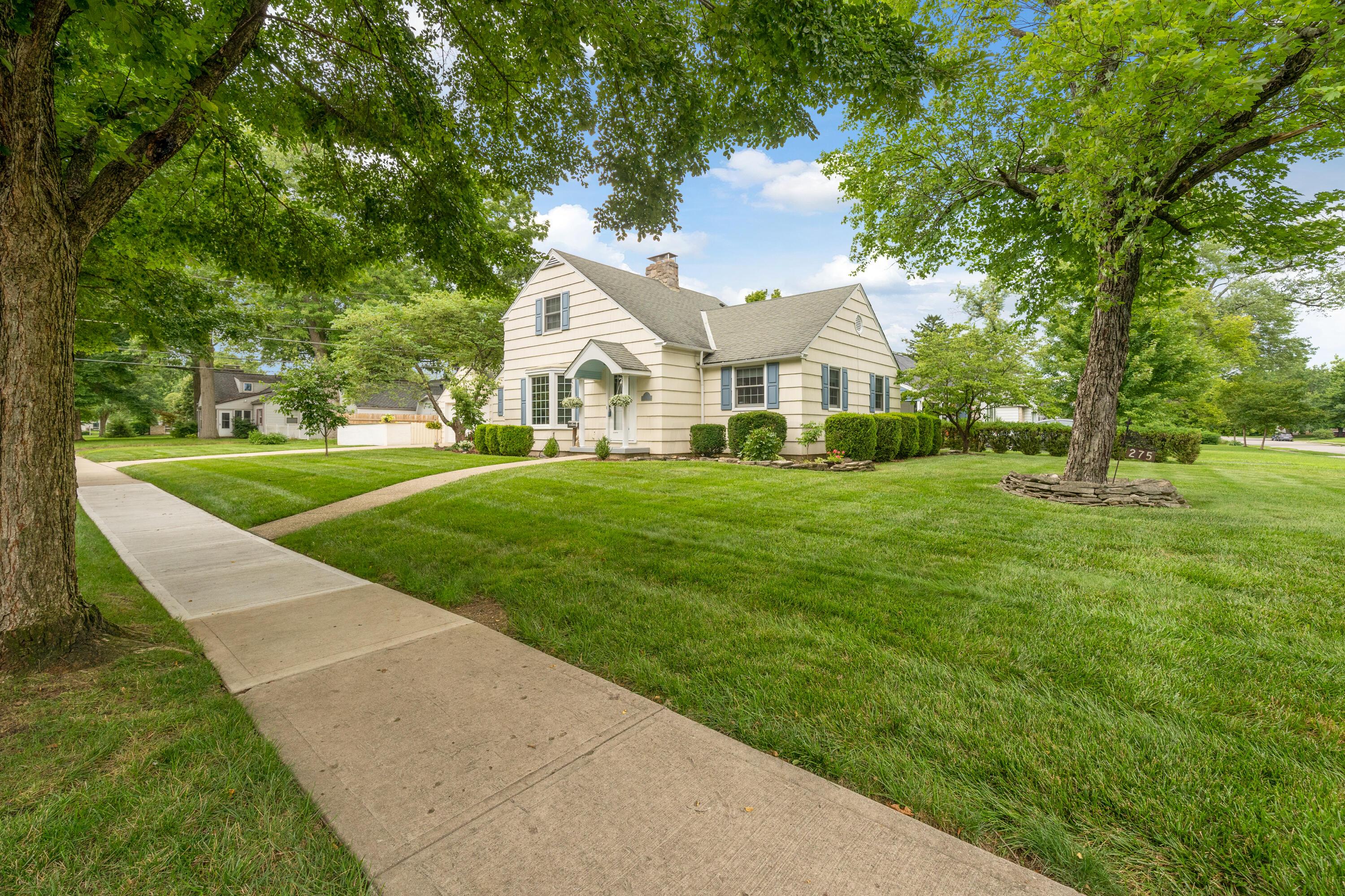 275 North Stanwood Road Bexley, OH 43209 - Photo 3 of 45 3