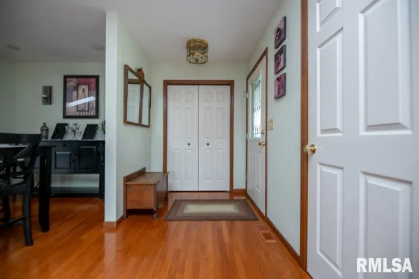 $330,000 | 220 Deer Lakes Drive, Goodfield, IL 61742