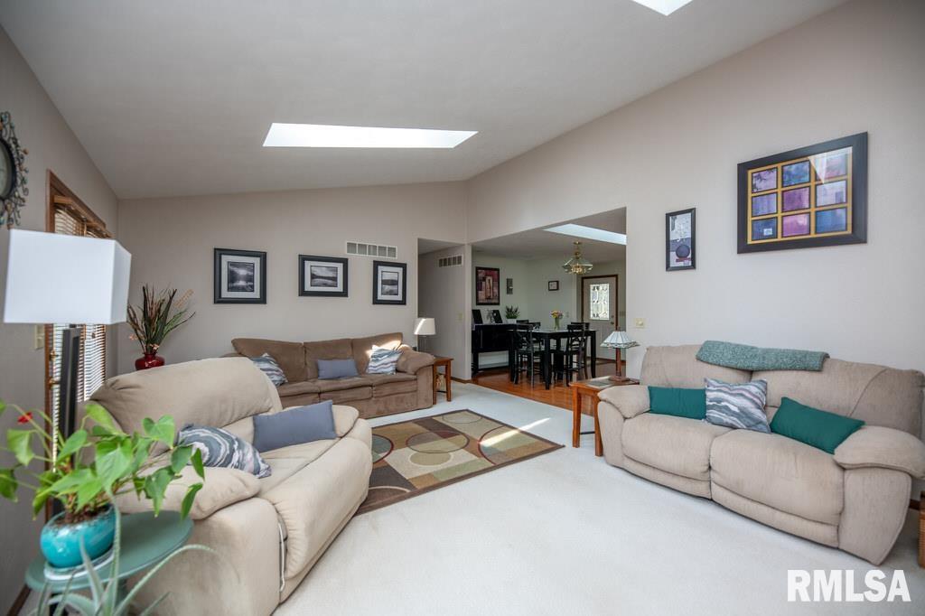 220 Deer Lakes Drive Goodfield, IL 61742 - Photo 16 of 69