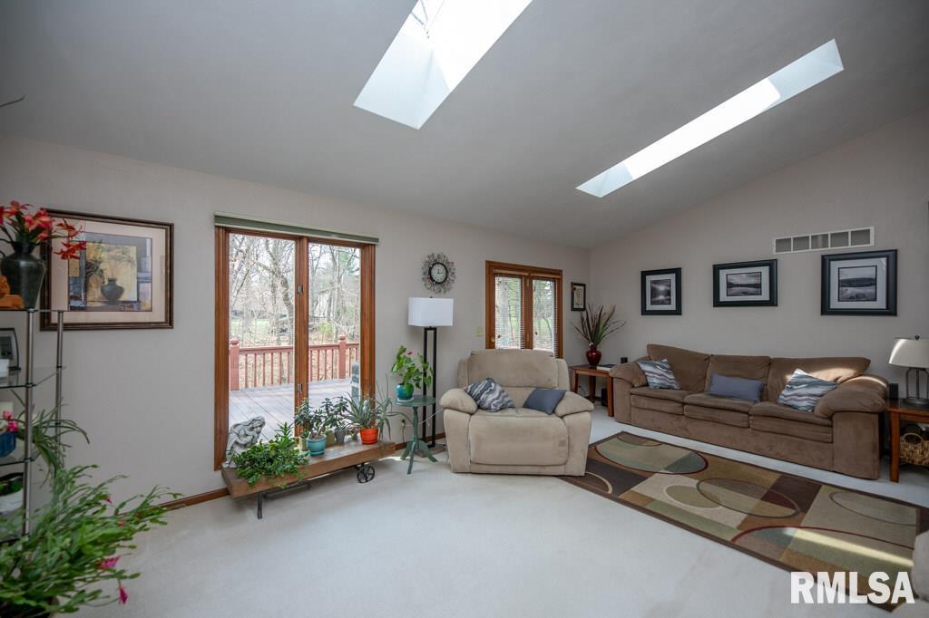 220 Deer Lakes Drive Goodfield, IL 61742 - Photo 18 of 69
