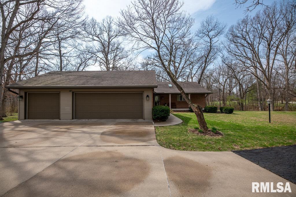 220 Deer Lakes Drive Goodfield, IL 61742 - Photo 2 of 69