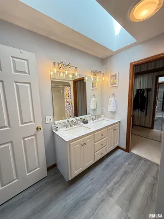 $330,000 | 220 Deer Lakes Drive, Goodfield, IL 61742