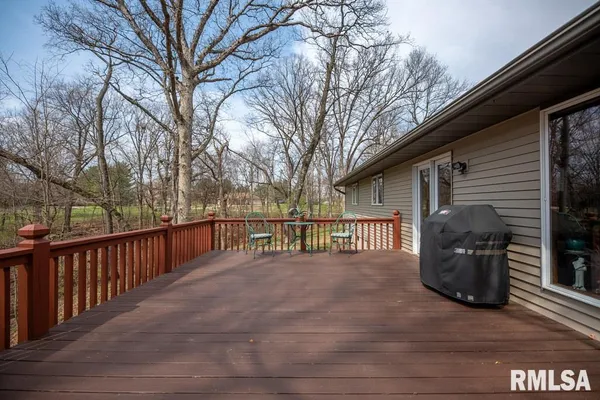 $330,000 | 220 Deer Lakes Drive, Goodfield, IL 61742