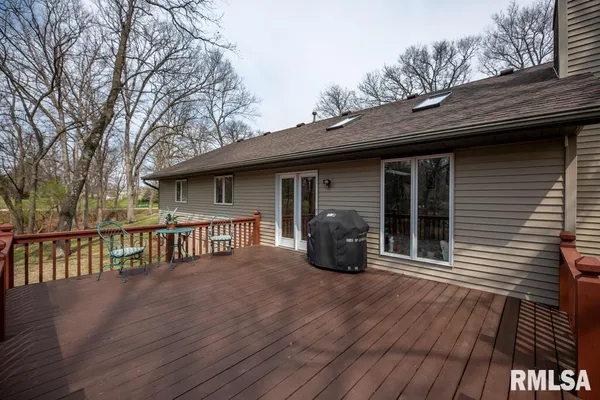 $330,000 | 220 Deer Lakes Drive, Goodfield, IL 61742
