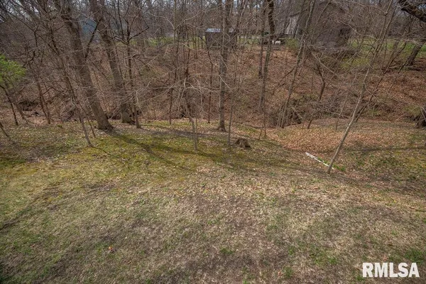 $330,000 | 220 Deer Lakes Drive, Goodfield, IL 61742