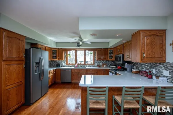 $330,000 | 220 Deer Lakes Drive, Goodfield, IL 61742