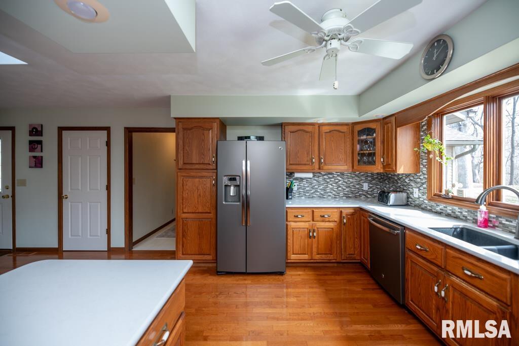220 Deer Lakes Drive Goodfield, IL 61742 - Photo 9 of 69