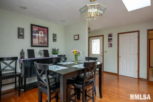 $330,000 | 220 Deer Lakes Drive, Goodfield, IL 61742