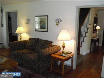 121 Round Hill Road Kennett Square, PA 19348 - Photo 3 of 12 Living Room