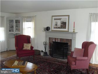 121 Round Hill Road Kennett Square, PA 19348 - Photo 4 of 12 Living Room