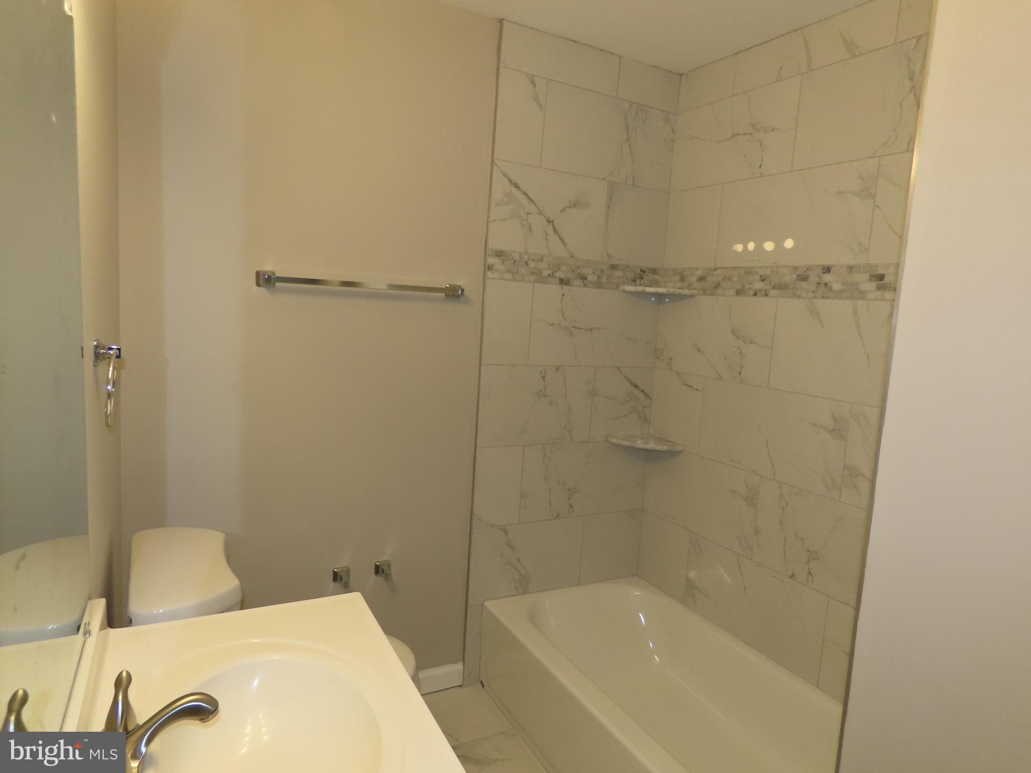 32 Louise Road New Castle, DE 19720 - Photo 15 of 19 Hall full bath