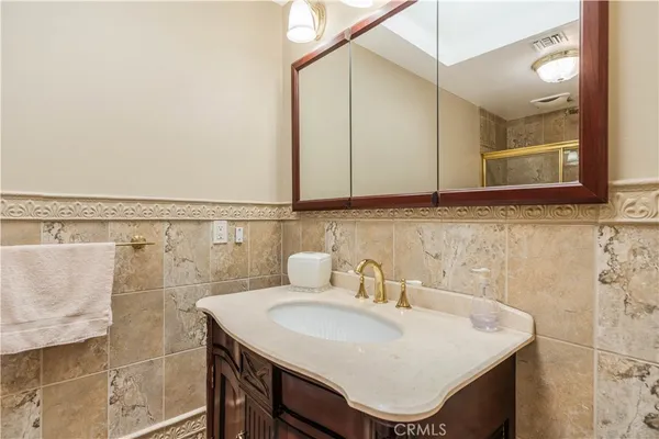 $2,699,995 | 4615 White Oak Place, Encino, CA 91316