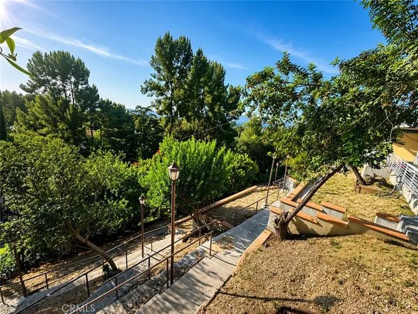 $2,699,995 | 4615 White Oak Place, Encino, CA 91316