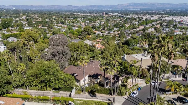 $2,699,995 | 4615 White Oak Place, Encino, CA 91316