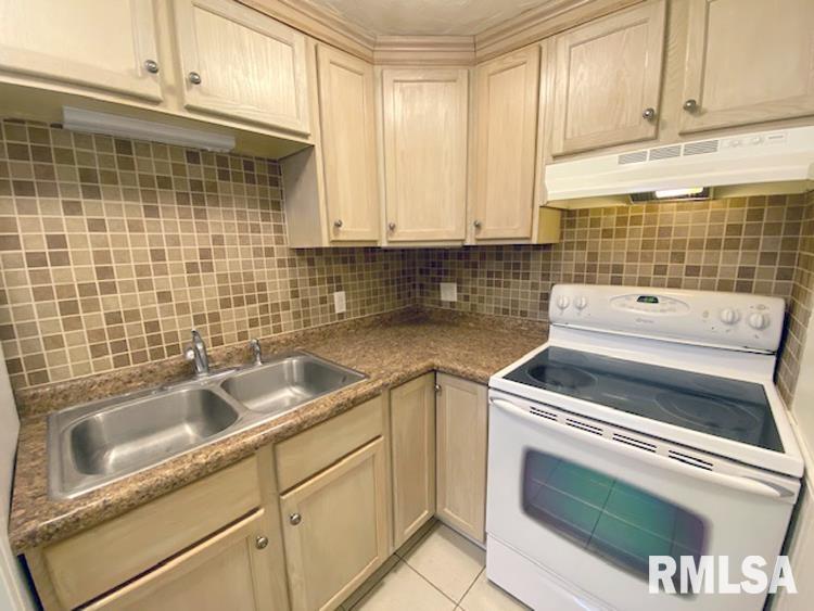 847 Custer Place Canton, IL 61520 - Photo 16 of 25 Gallery Image 16