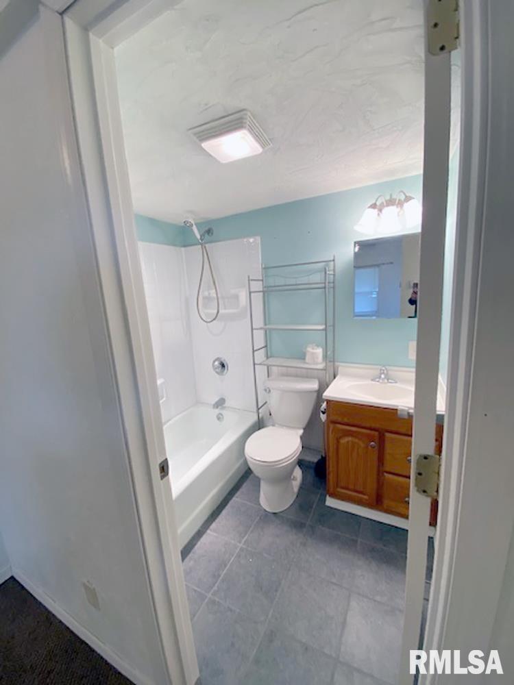 847 Custer Place Canton, IL 61520 - Photo 21 of 25 Gallery Image 21