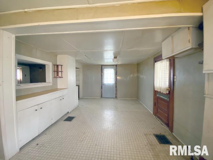 847 Custer Place Canton, IL 61520 - Photo 7 of 25 Gallery Image 7