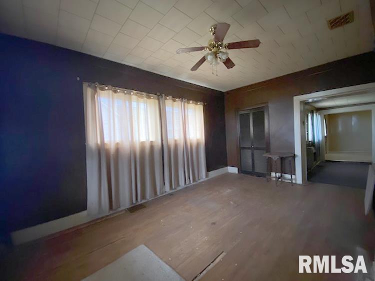 847 Custer Place Canton, IL 61520 - Photo 10 of 25 Gallery Image 10
