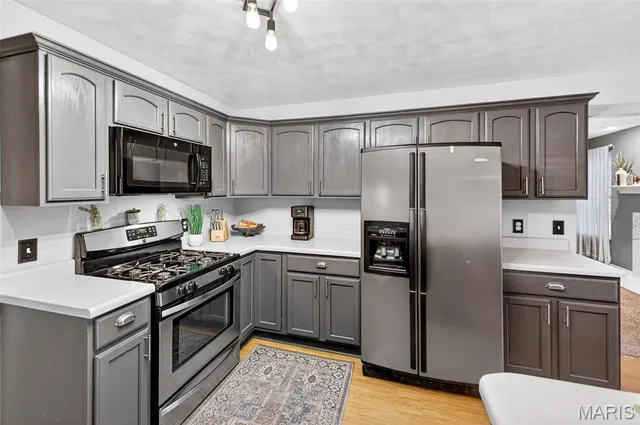 $295,000 | 101 East Harrisonville Drive, Valmeyer, IL 62295