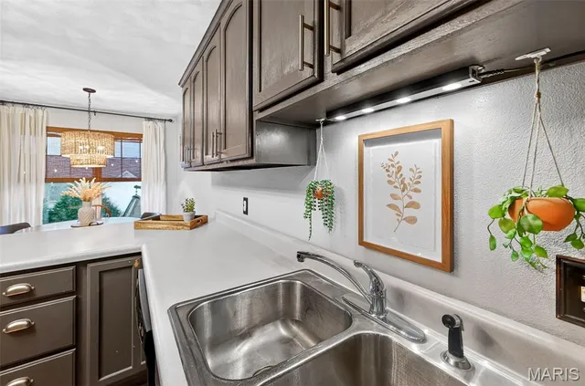 $285,000 | 101 East Harrisonville Drive, Valmeyer, IL 62295