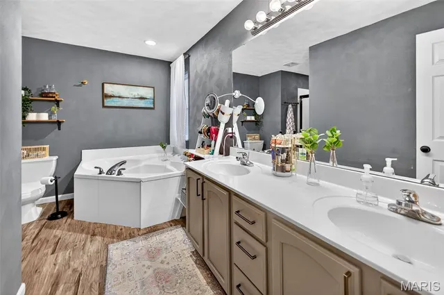 $285,000 | 101 East Harrisonville Drive, Valmeyer, IL 62295