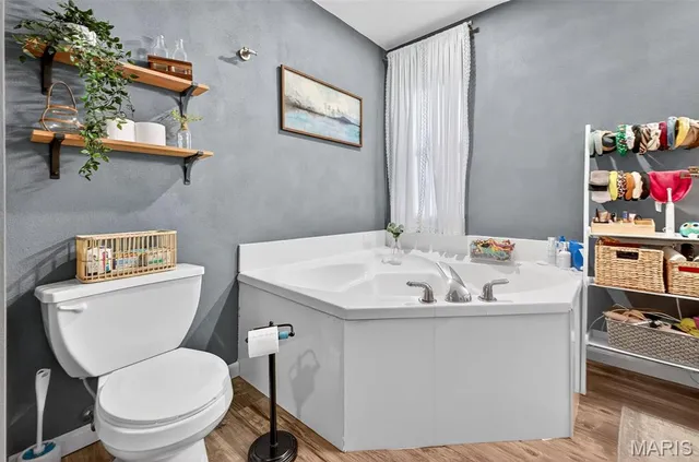 $285,000 | 101 East Harrisonville Drive, Valmeyer, IL 62295